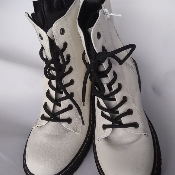 Sincerly Jules Shoes - Sincerely Jules White Faux Leather “Harley” Combat Laced Up  Boot Size 6M School